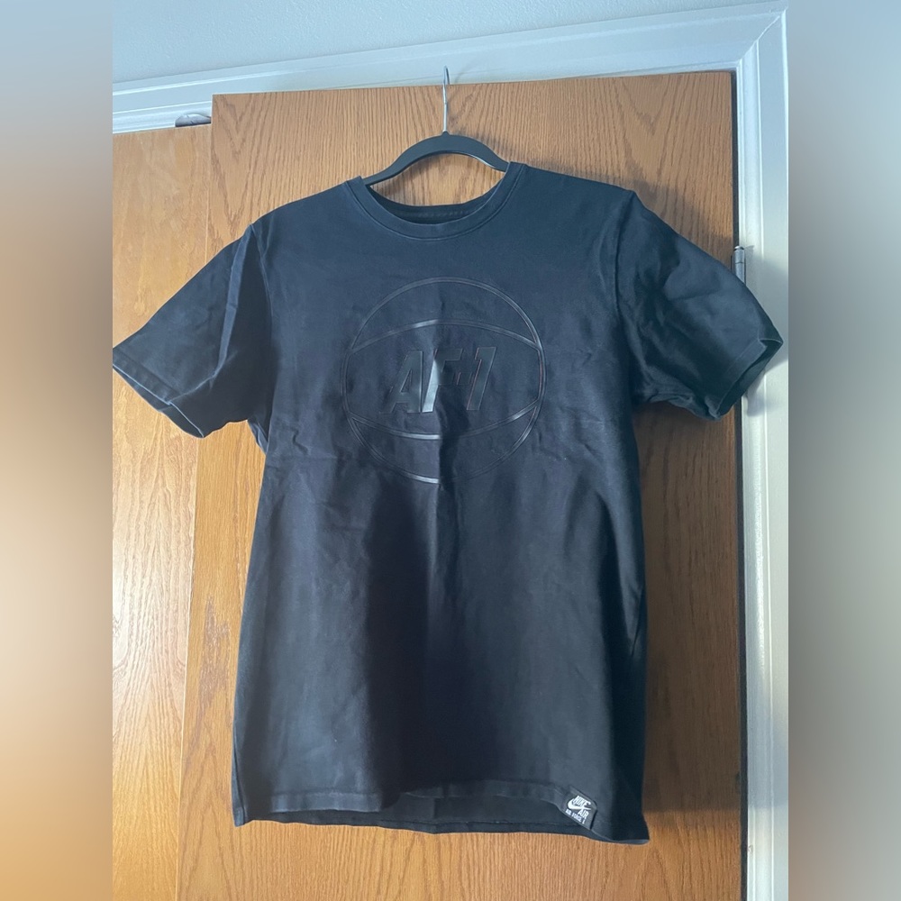 Air Force 1 basketball tee